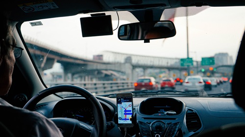Zamawianie przejazdów bez aplikacji Uber